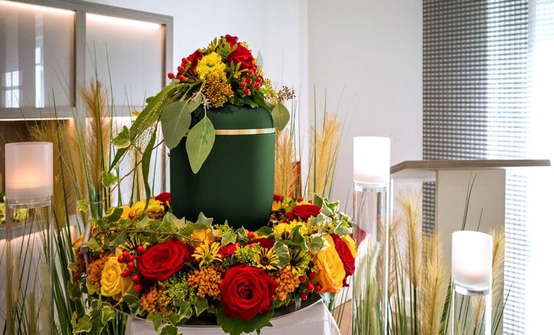 Composition florale pour une urne funéraire