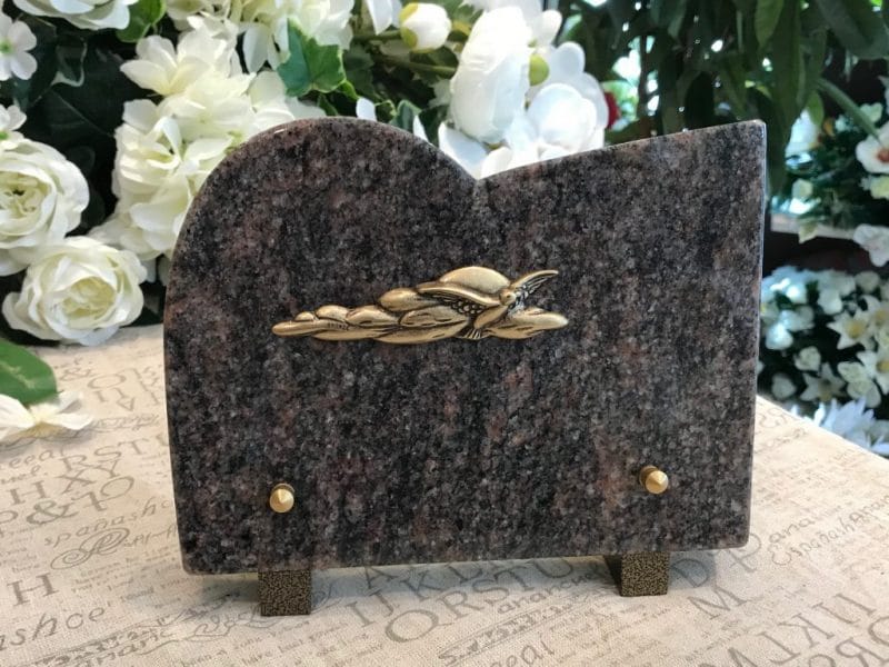 plaque funéraire à personnaliser pour un enterrement