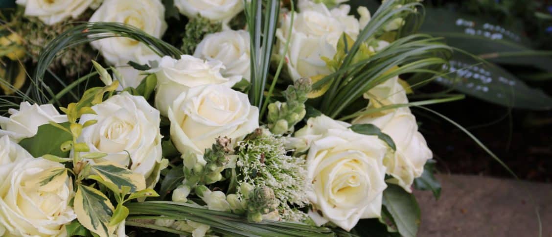 Composition florale pour un enterrement