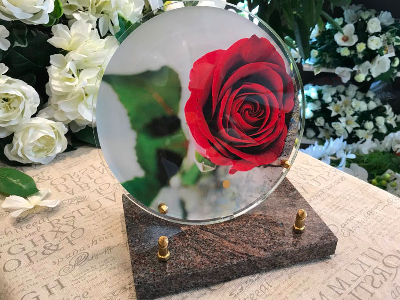 Plaque en plexiglas personnalisée par la Maison Aubry 